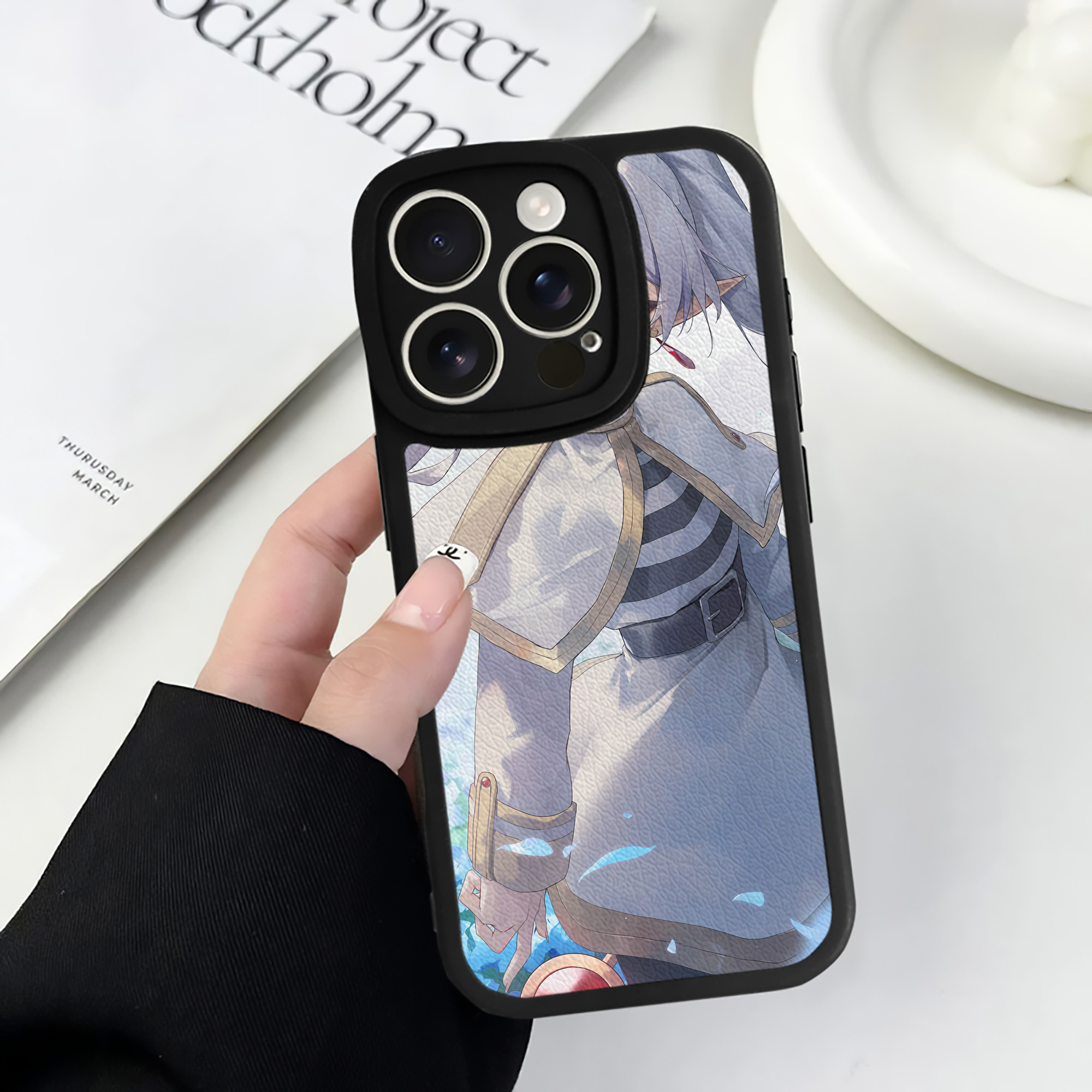 （画像用） 葬送のフリーレン Frieren 【iPhone 16シリーズ対応】シリコンスマホケース（レザー調） 材質：シリコン
